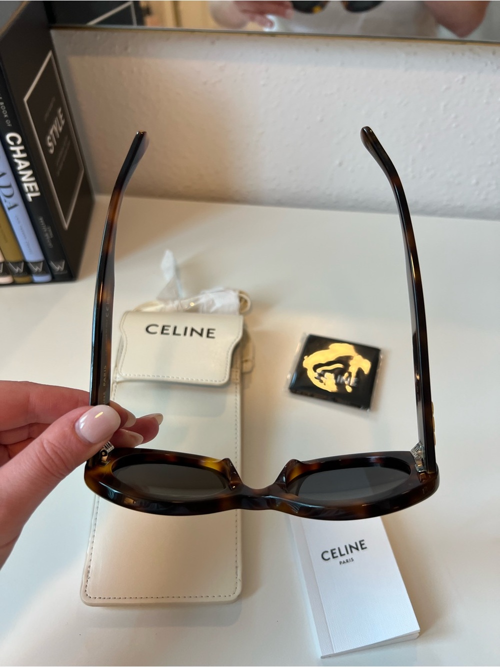 CELINE Tortoiseshell Oval Sunglasses - gently worn! - Picture 9 of 17